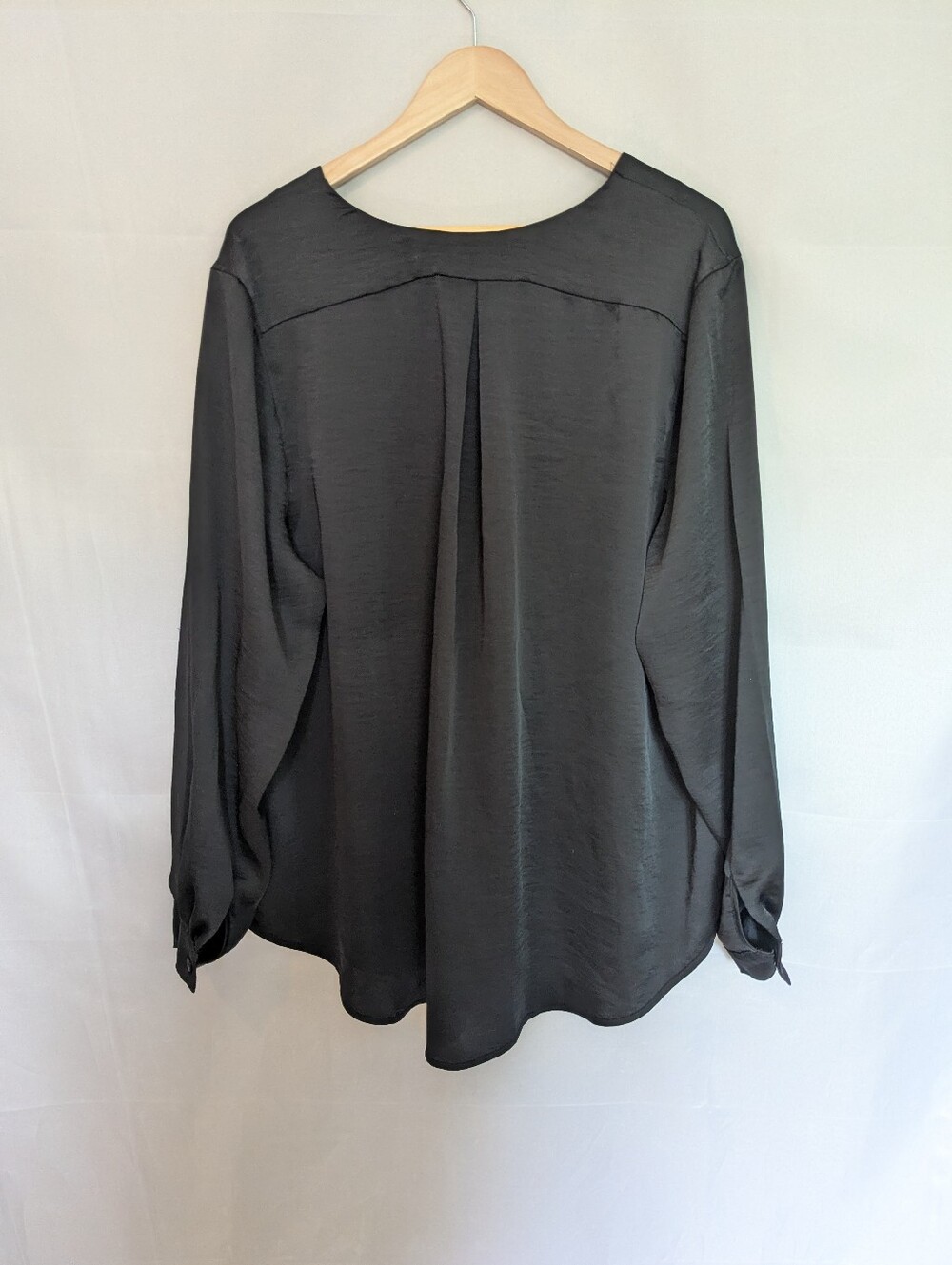Universal Standard Satin V-neck Tunic Blouse Black 22 24 - Picture 3 of 9